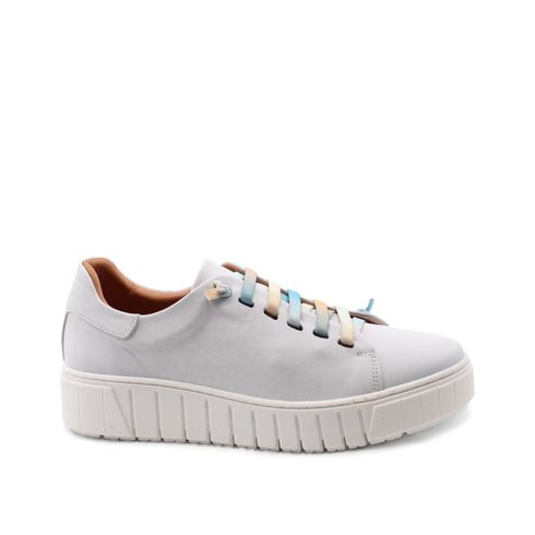 Sneaker slip on in morbida pelle donna