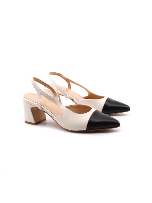 Women’s pointed pumps